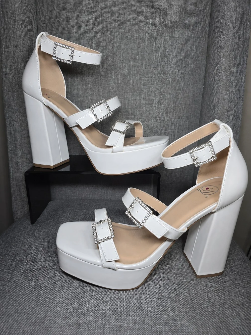 Delicious Shoes “Kebab” White Patent Rhinestone Platform Heels – NIB